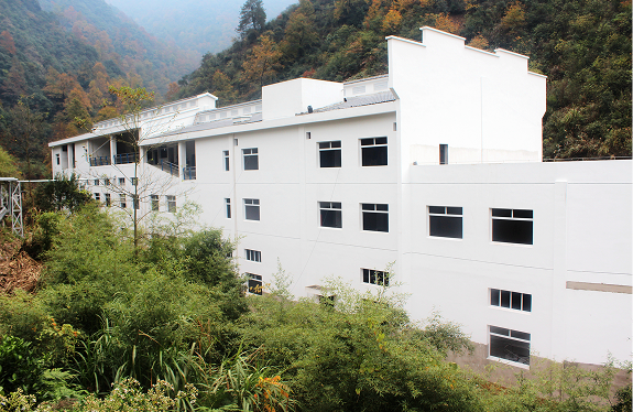 （图7 毛泽东视察安徽钢铁厂） 1 (1).png